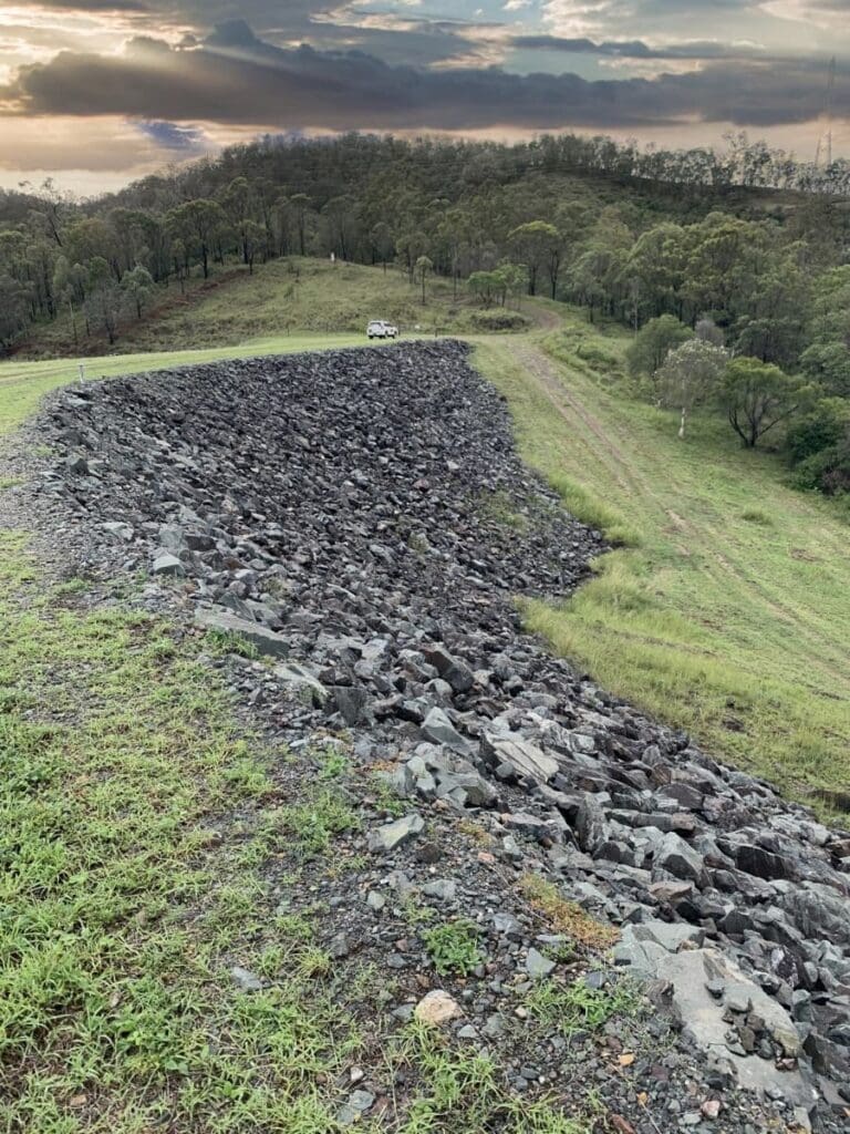 Dam bank